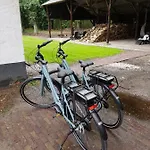 Bed & Breakfast Adelaerthoeve Logies&ontbijt 4*